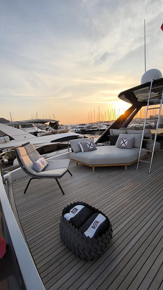 Яхта Ferretti 780 2023 6