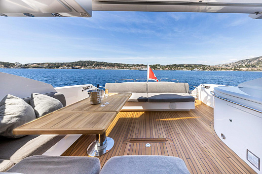 Яхта Sunseeker Predator 74 2011 5