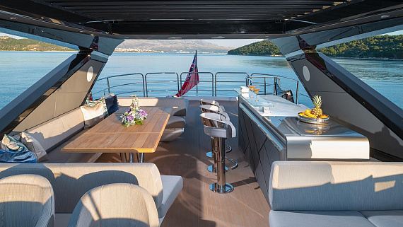 Яхта Sunseeker 88 2024 15