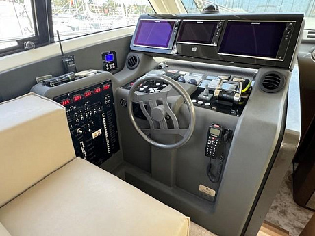 Яхта Ferretti 550 2016 9