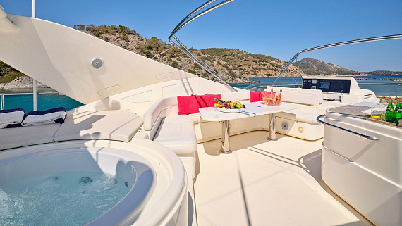 Яхта Ferretti Yachts 880 2004 7