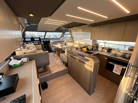 Яхта Ferretti 550 2017 7