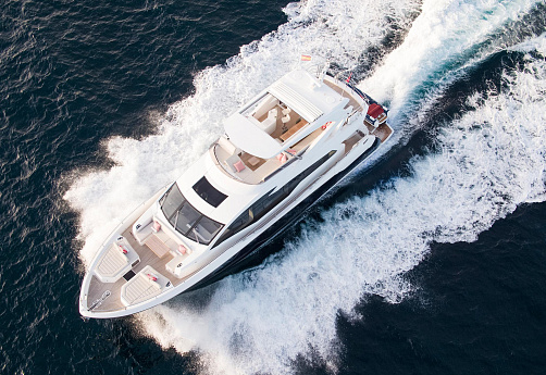 Яхта Sunseeker 76 2019 4