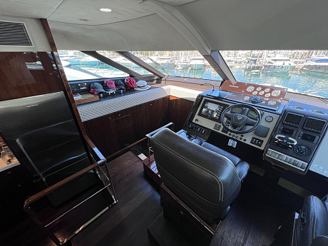 Яхта Fairline Squadron 65 2017 14