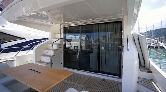 Яхта Princess 64 2011 10