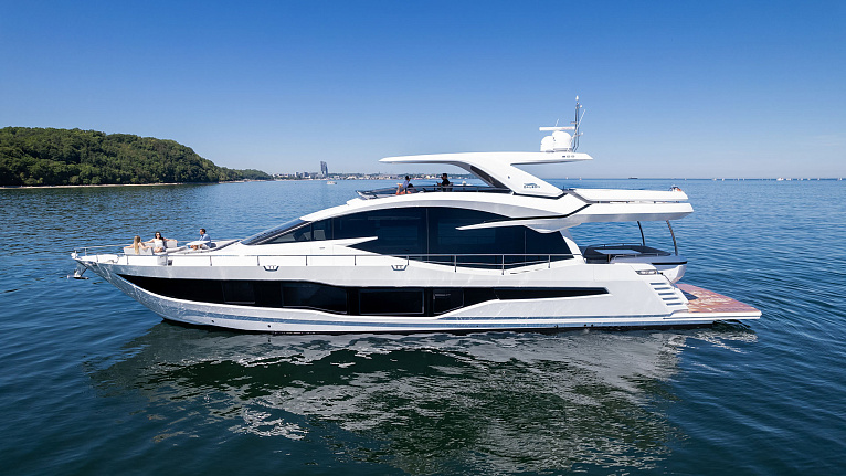Galeon 800 FLY