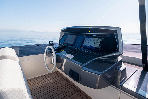 Яхта Ferretti 780 2021 13