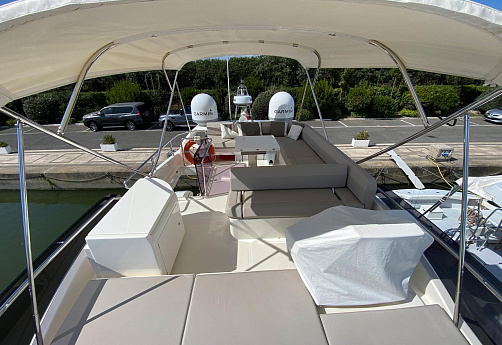 Яхта Ferretti 550 2021 6