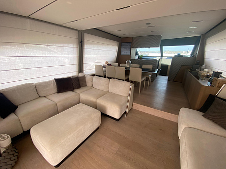 Яхта Ferretti 720 2021 3