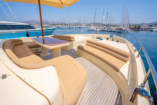 Яхта Ferretti Yachts Altura 840 2010 8