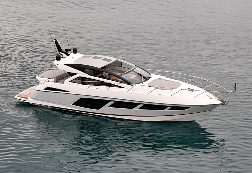 Яхта Sunseeker Predator 57 2017 2