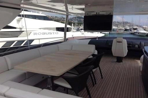 Яхта Princess 88 2015 2
