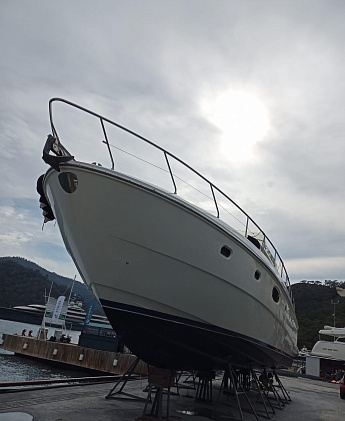 Яхта Ferretti 590 2004 5