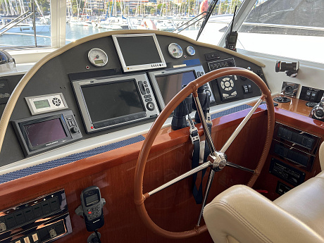Яхта Beneteau Swift Trawler 52 2012 9