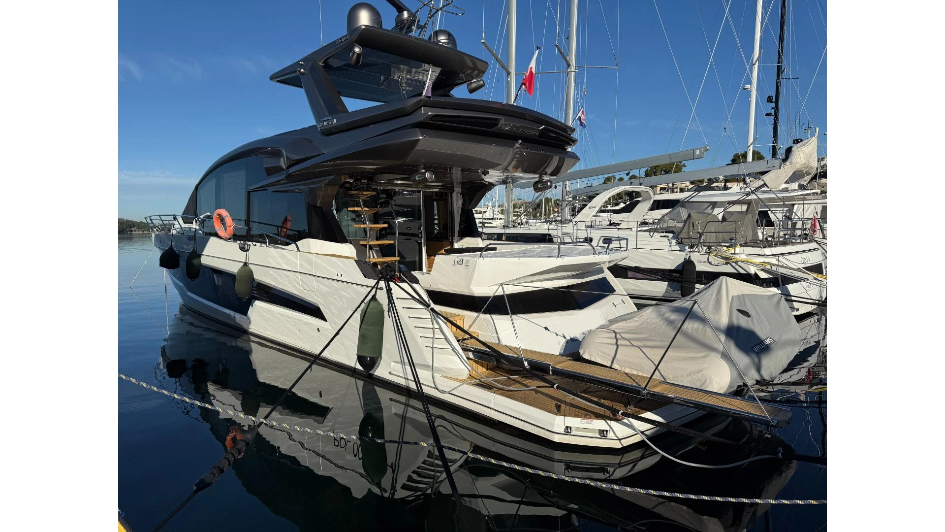 Galeon 700 Sky