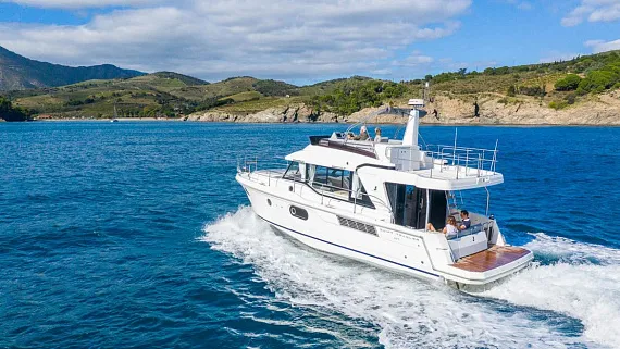 Яхта BENETEAU SWIFT TRAWLER 41 FLY  5