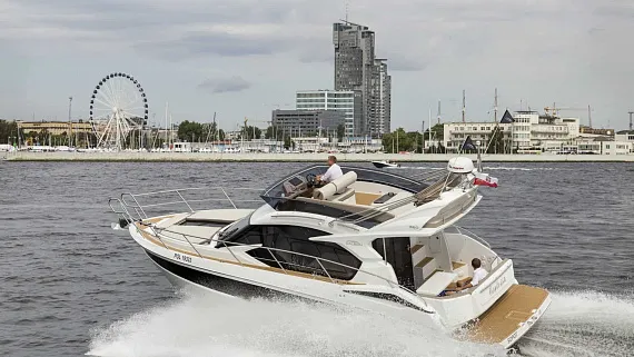 Яхта Galeon 360 FLY  2