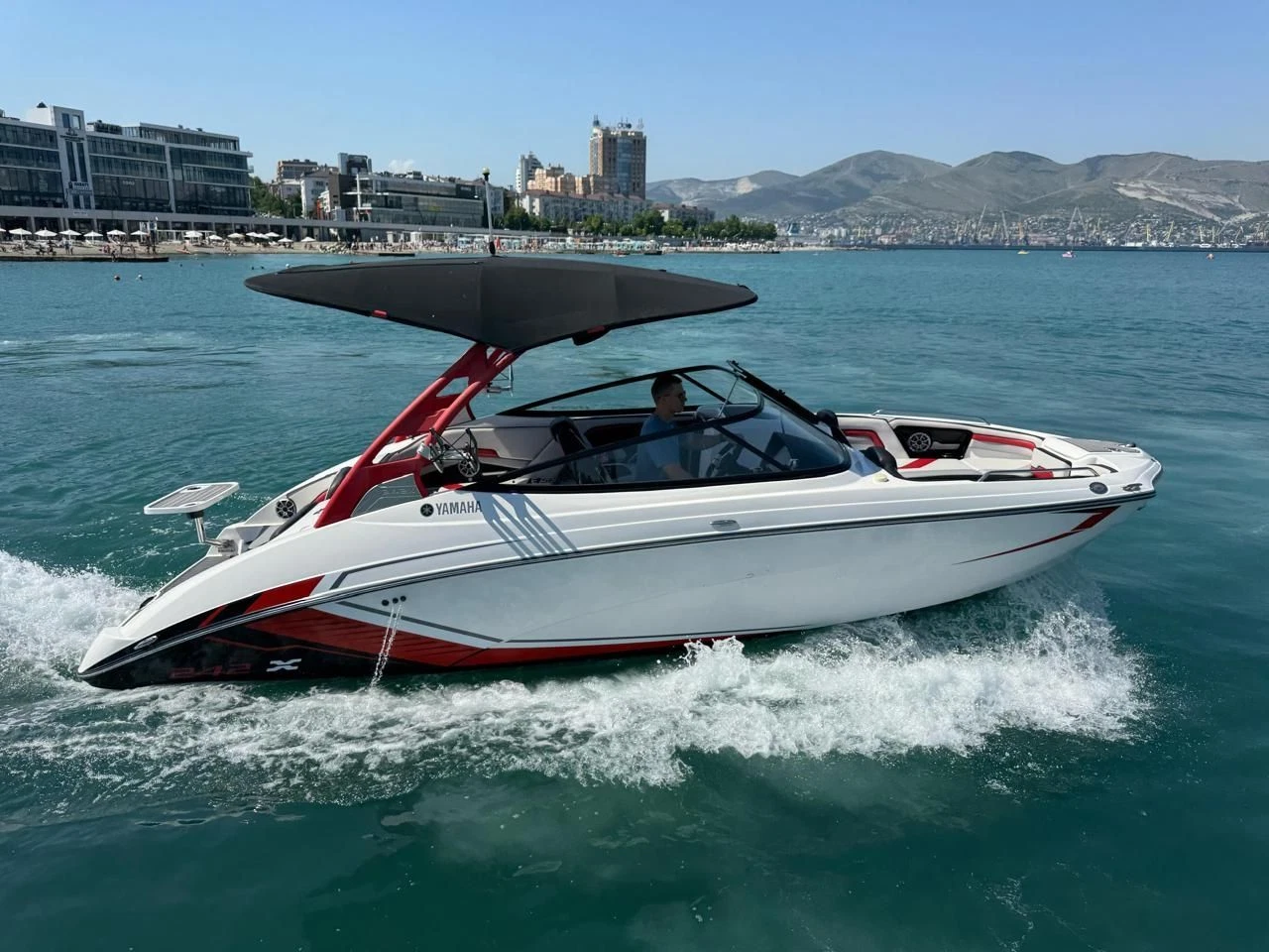 Yamaha 242 EX