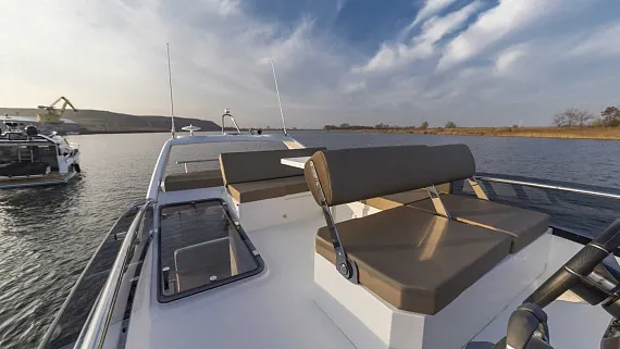 Яхта Galeon 360 FLY  6